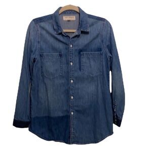 𝅺LUCKY Brand  denim boyfriend shirt . Size S